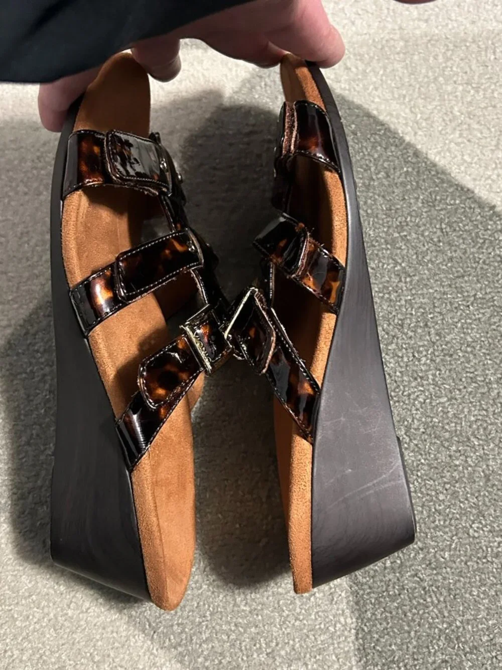VIONIC‎ RADIA Brown Tortoise Shell Triple Strap Wedge Sandals Women's Size 7